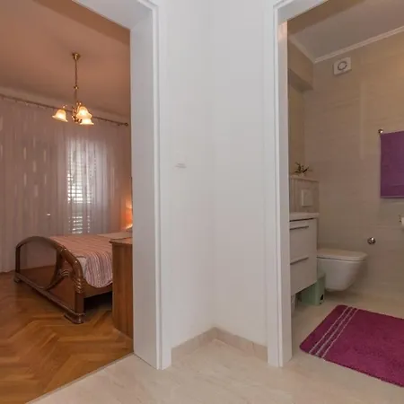 Ruza Appartamento Makarska