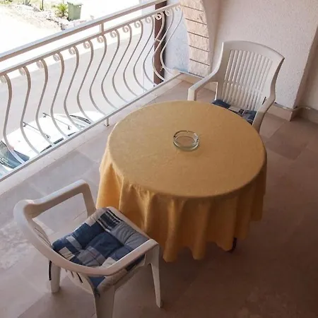 Ruza Appartamento Makarska